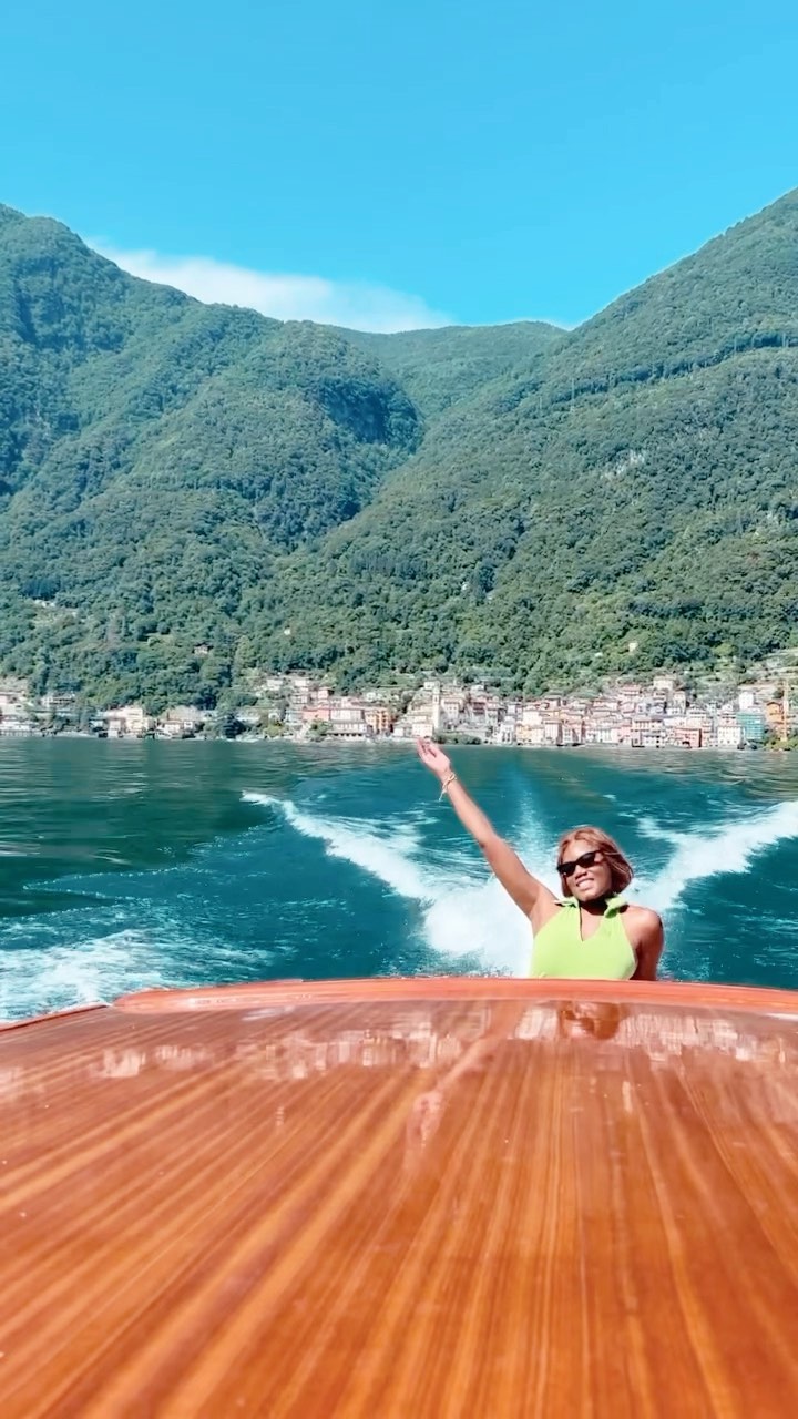 #BestViewOf2022 A day in Lake Como will wash your troubles away! #Italy 🇮🇹
°°°
#lakecomoitaly #lakecomo #travelphotography #traveling #travelreels #travelblackgirl #italy #italytravel